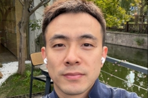 偷得浮生半日闲!赵继伟更新社媒 晒出个人生活近照